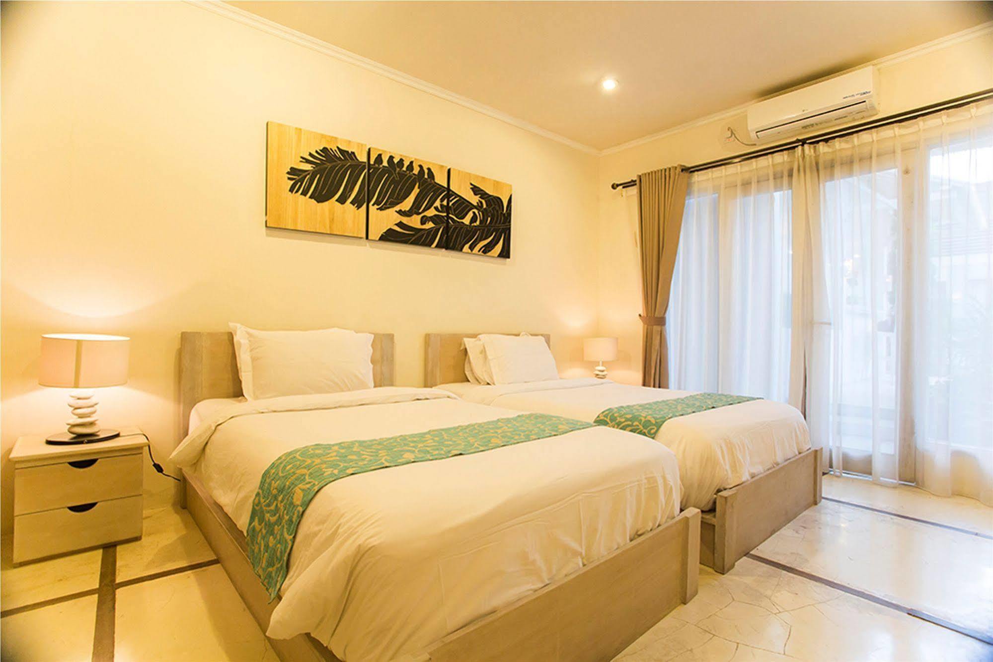 Hotel Bali V & 4*