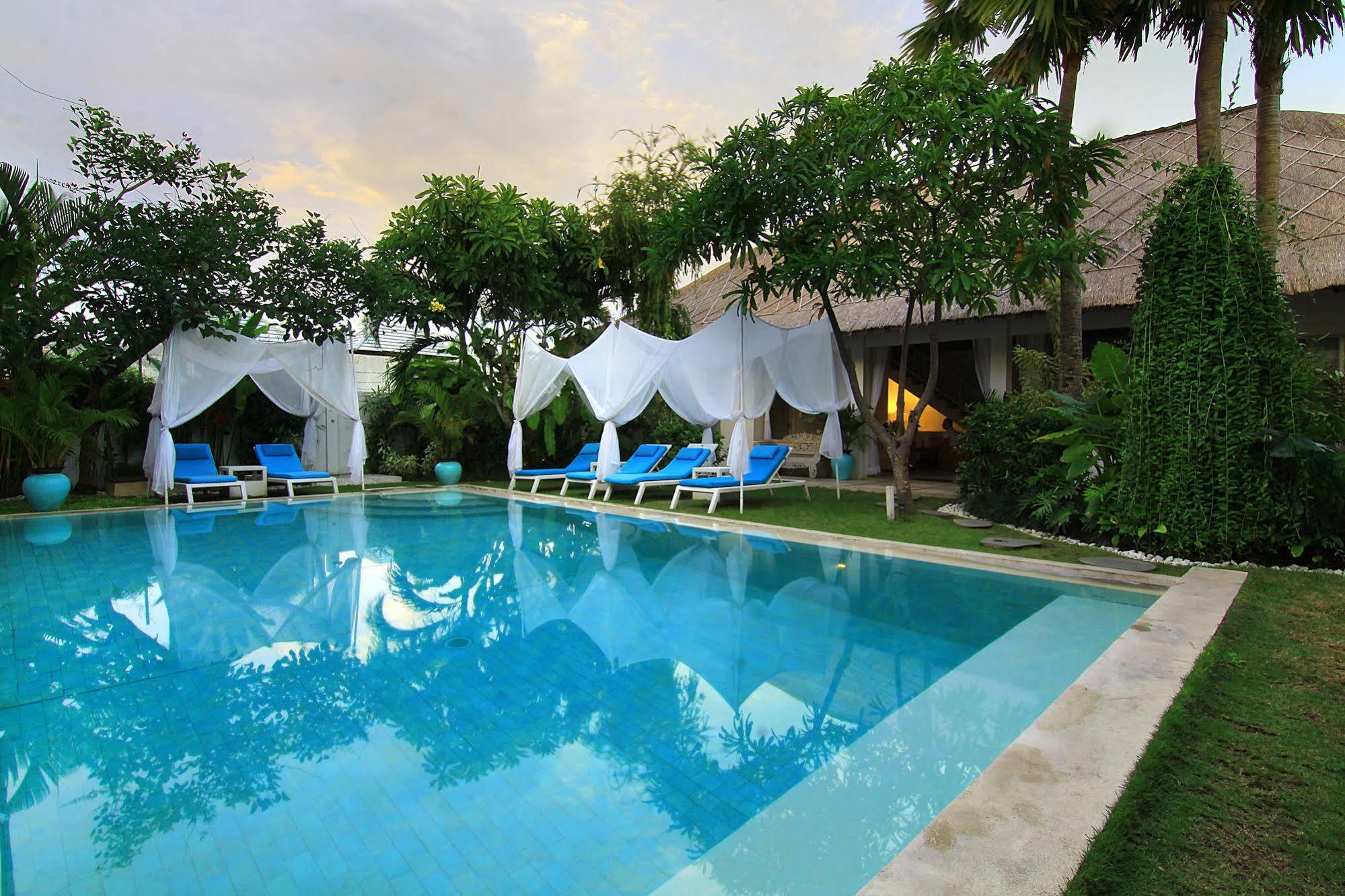 Bali V & Hotel 4*