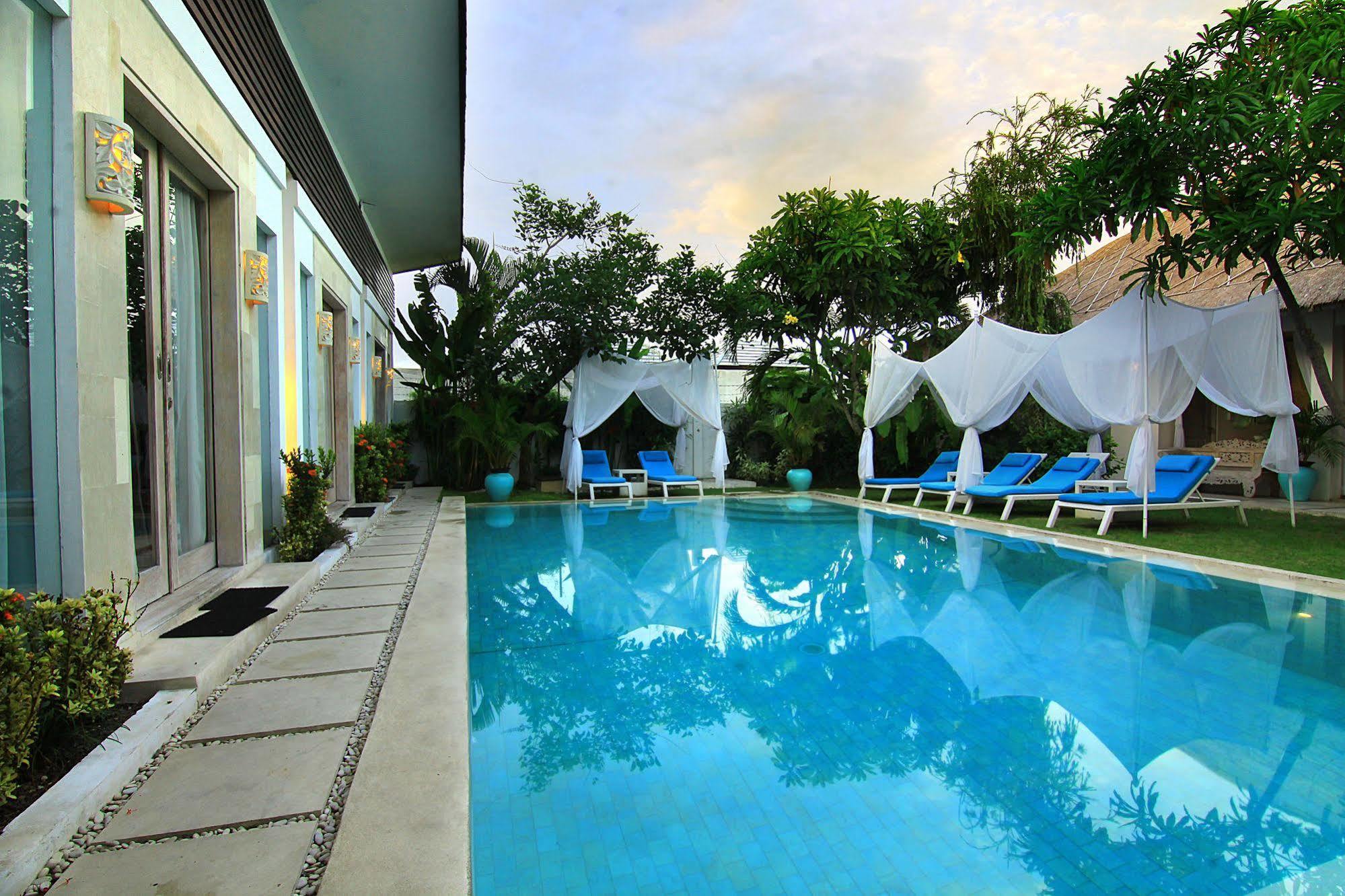 Bali V & 4*